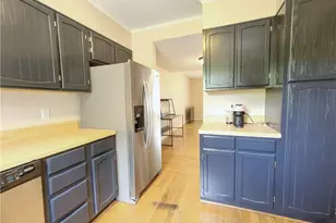 1407 Chestnut Dr, High Point, NC 27262 - Photo 8