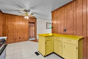 545 Maplewood Cir, Liberty, NC 27298 - Photo 8
