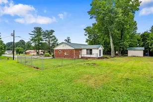 545 Maplewood Cir, Liberty, NC 27298 - Photo 2