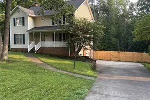 2089 Pembrooke Forest Dr, Winston-Salem, NC 27106 - Photo 2