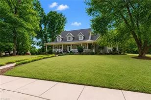208 Monk Ct, North Wilkesboro, NC 28659 - Photo 1