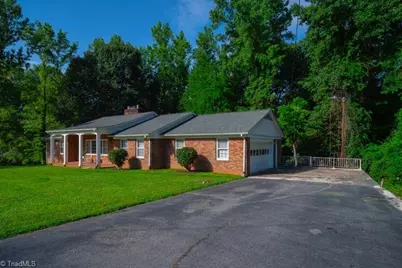 246 Merry Hills Drive, High Point, NC 27262 - Photo 2