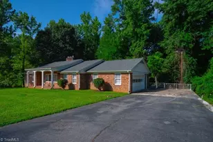 246 Merry Hills Dr, High Point, NC 27262 - Photo 2
