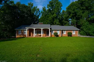 246 Merry Hills Dr, High Point, NC 27262 - Photo 1
