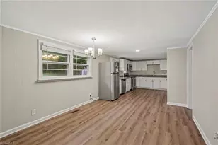1625 Pichard St, Greensboro, NC 27401 - Photo 8