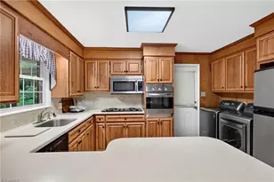 200 Brookview Cir, Jamestown, NC 27282 - Photo 20