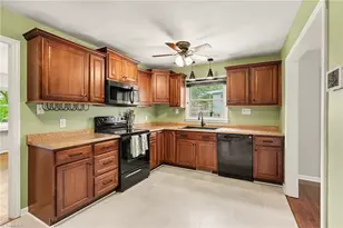 2906 Fairfield Ave, Greensboro, NC 27408 - Photo 6