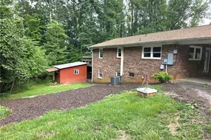 146 King Park Cir, Mount Airy, NC 27030 - Photo 4