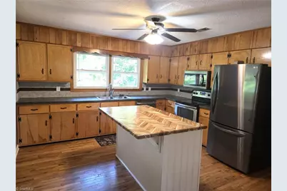 146 King Park Circle, Mount Airy, NC 27030 - Photo 6