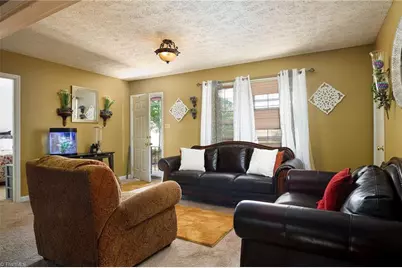 3841 West Avenue #C, Greensboro, NC 27407 - Photo 4