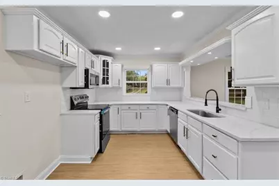 5007 Shoreline Drive, Summerfield, NC 27410 - Photo 8
