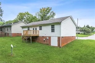 625 Rolling Green Dr, High Point, NC 27260 - Photo 32