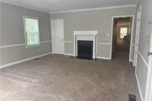744 Crescent Dr, Reidsville, NC 27320 - Photo 2