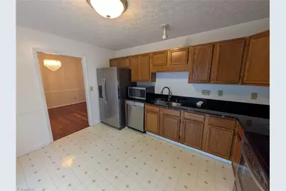 6008 Yeaton Glen Drive, Winston-Salem, NC 27107 - Photo 4