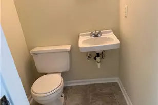 506 Summit St, Madison, NC 27025 - Photo 8