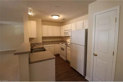 823 Scholastic Drive, Winston-Salem, NC 27106 - Photo 4