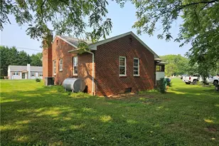 219 Cedarbrook Rd, Jonesville, NC 28642 - Photo 4