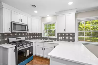 701 N Peace Haven Road, Winston-Salem, NC 27104 - Photo 2