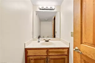 413 Hollinswood Ave, Winston-Salem, NC 27103 - Photo 24