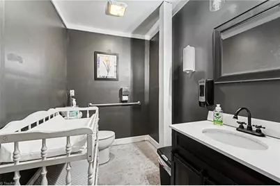 100/104 S Market Street, Madison, NC 27025 - Photo 14