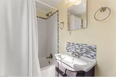 724 S Sunset Drive, Winston-Salem, NC 27103 - Photo 18