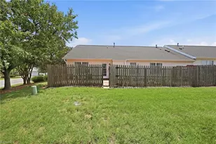 2036 Sweetbay Cir, Burlington, NC 27215 - Photo 32
