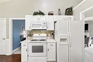 2036 Sweetbay Cir, Burlington, NC 27215 - Photo 12