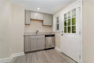 108 Adams St, Greensboro, NC 27401 - Photo 8