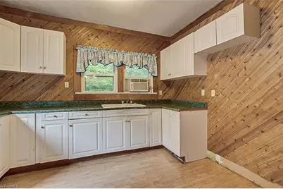 426 W Main Street, Franklinville, NC 27248 - Photo 16