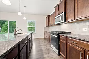 1843 Gatehouse Vw Dr, Winston-Salem, NC 27127 - Photo 10