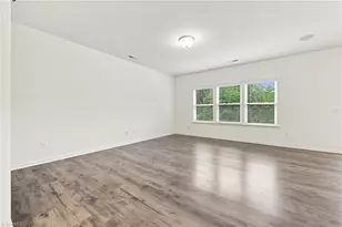 1843 Gatehouse Vw Dr, Winston-Salem, NC 27127 - Photo 4