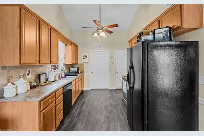 705 Eagle Point Drive, Kernersville, NC 27284 - Photo 16