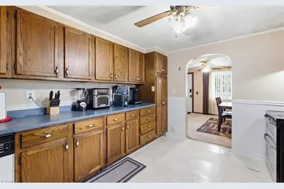 3914 Macarthur Road, Winston-Salem, NC 27107 - Photo 10