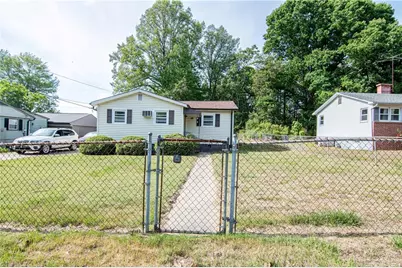 605 E Morehead Street, Reidsville, NC 27320 - Photo 2