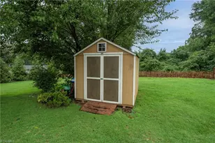5102 Old Walkertown Rd, Winston-Salem, NC 27105 - Photo 36