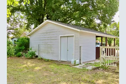 627 Morehead Street, Eden, NC 27288 - Photo 32