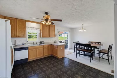 1055 Josephs Lane, Pinnacle, NC 27043 - Photo 10
