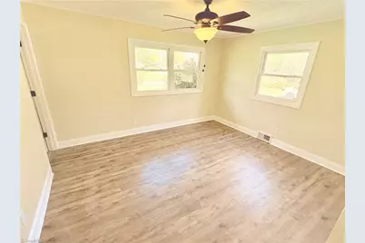 118 Lakeview Circle, Thomasville, NC 27360 - Photo 14