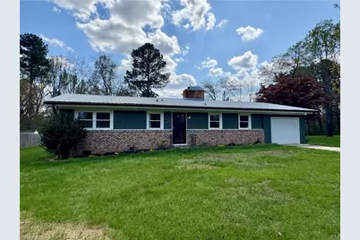 118 Lakeview Circle, Thomasville, NC 27360 - Photo 1