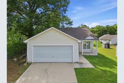 3 Franklinwood Drive, Greensboro, NC 27401 - Photo 4