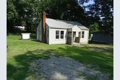 307 Goforth Drive, Thomasville, NC 27360 - Photo 2