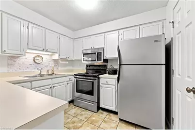 626 Walker Avenue, Greensboro, NC 27401 - Photo 12