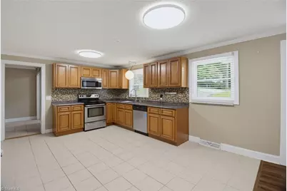 488 Lansdowne Place, Wallburg, NC 27107 - Photo 8