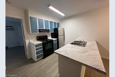 235 Corona Street #201, Winston-Salem, NC 27103 - Photo 2