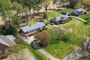 4707 Ramblewood Dr, Greensboro, NC 27406 - Photo 6