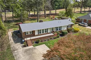 4707 Ramblewood Dr, Greensboro, NC 27406 - Photo 4