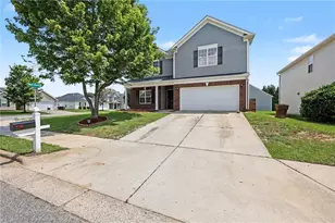 4501 Wolf Run Dr, Greensboro, NC 27406 - Photo 6