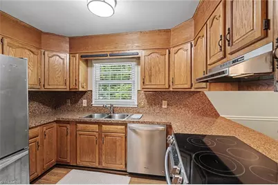 3212 Flanders Court, High Point, NC 27265 - Photo 6