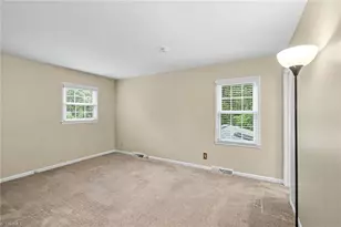 3212 Flanders Ct, High Point, NC 27265 - Photo 12