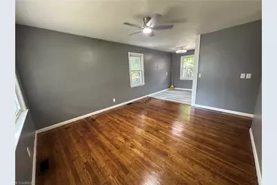 437 26th Street, Winston-Salem, NC 27105 - Photo 2